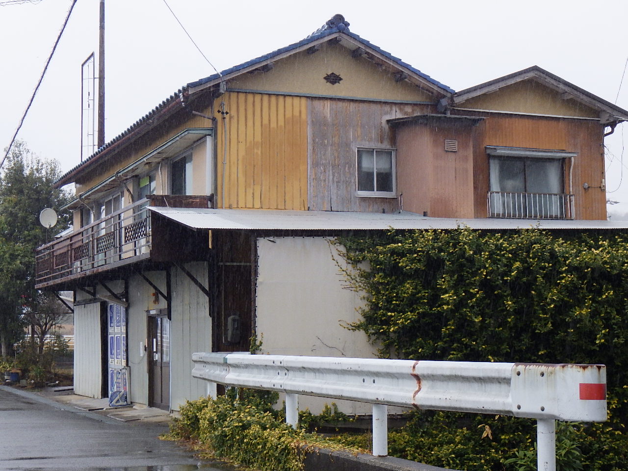 松阪市丹生寺町古家付土地